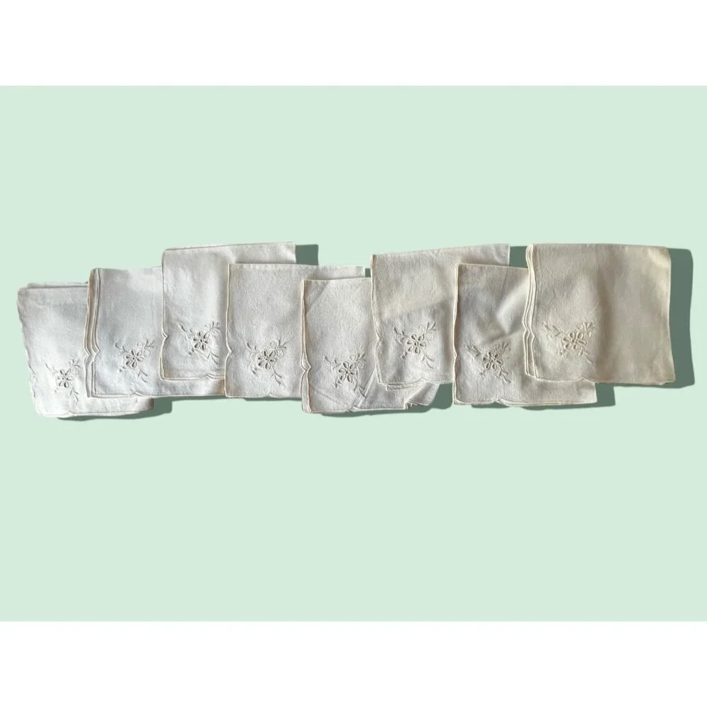 8 Pale Pink Embroidered Cotton Napkins Cutwork  Scalloped Edges 15.25x15.25